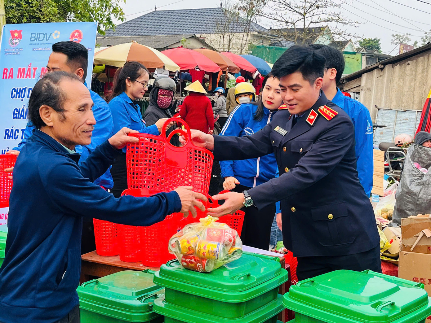 Chương trình đã nhận được sự hưởng ứng của đông đảo bà con nhân dân, đoàn viên thanh niên.