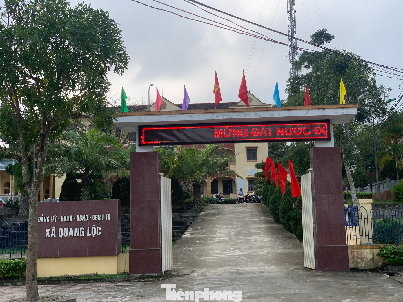 Trụ sở UBND xã Quang Lộc. Trụ sở UBND xã Quang Lộc.