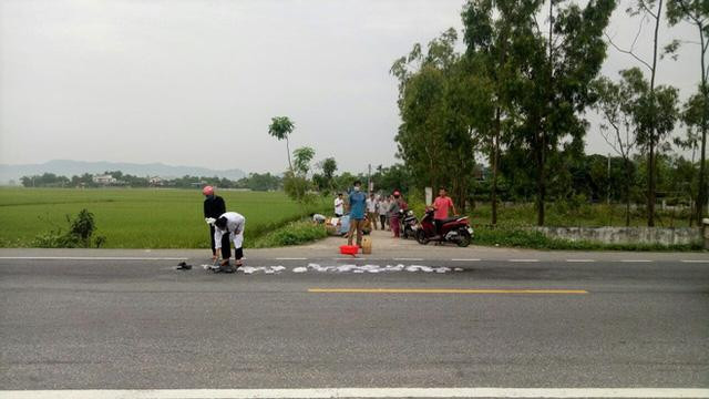 Hiện trường vụ tai nạn khiến cụ ông tử vong tại chỗ.