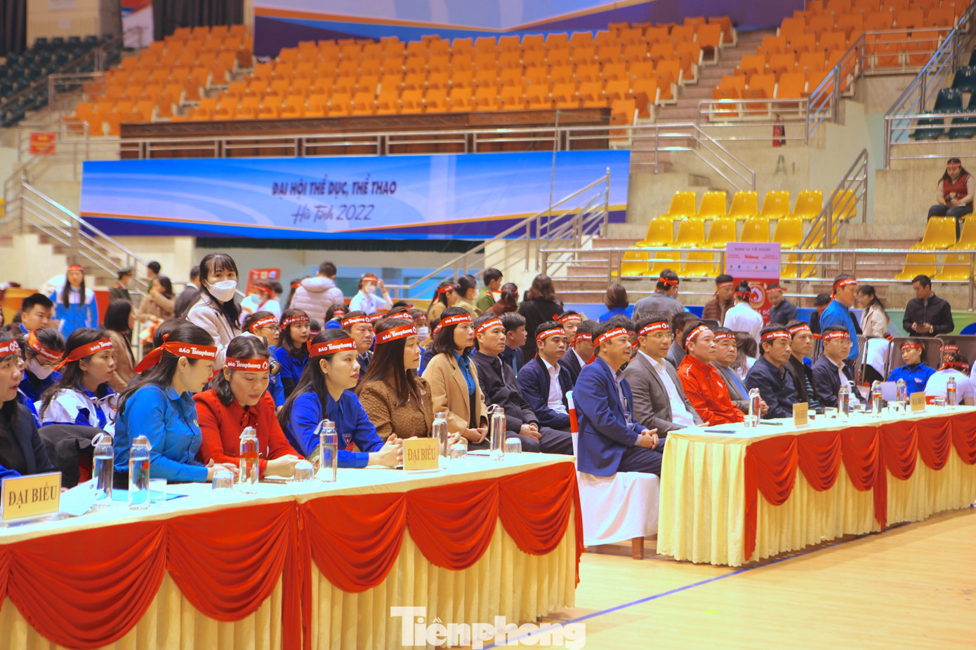 Chương trình có sự tham gia của ông Lê Ngọc Châu – Phó Chủ tịch UBND tỉnh; ông Trần Nhật Tân - Chủ tịch Ủy ban MTTQ tỉnh; Thượng tá Nguyễn Hồng Phong – Giám đốc Công an tỉnh, cùng đại diện lãnh đạo Tỉnh Đoàn, Hội LHTN tỉnh, Hội Chữ thập đỏ, Bệnh viện Đa khoa tỉnh Hà Tĩnh và đông đảo cán bộ, công nhân, viên chức...