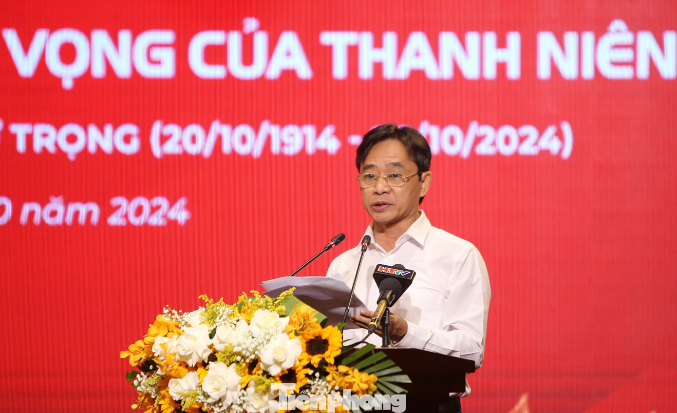 Phó Bí thư thường trực Tỉnh ủy Hà Tĩnh Trần Thế Dũng phát biểu khai mạc hội thảo.