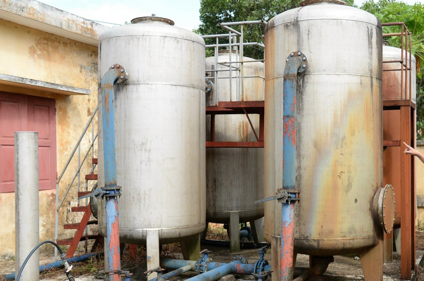 Hệ thống máy móc bên trong đã bị hư hỏng.