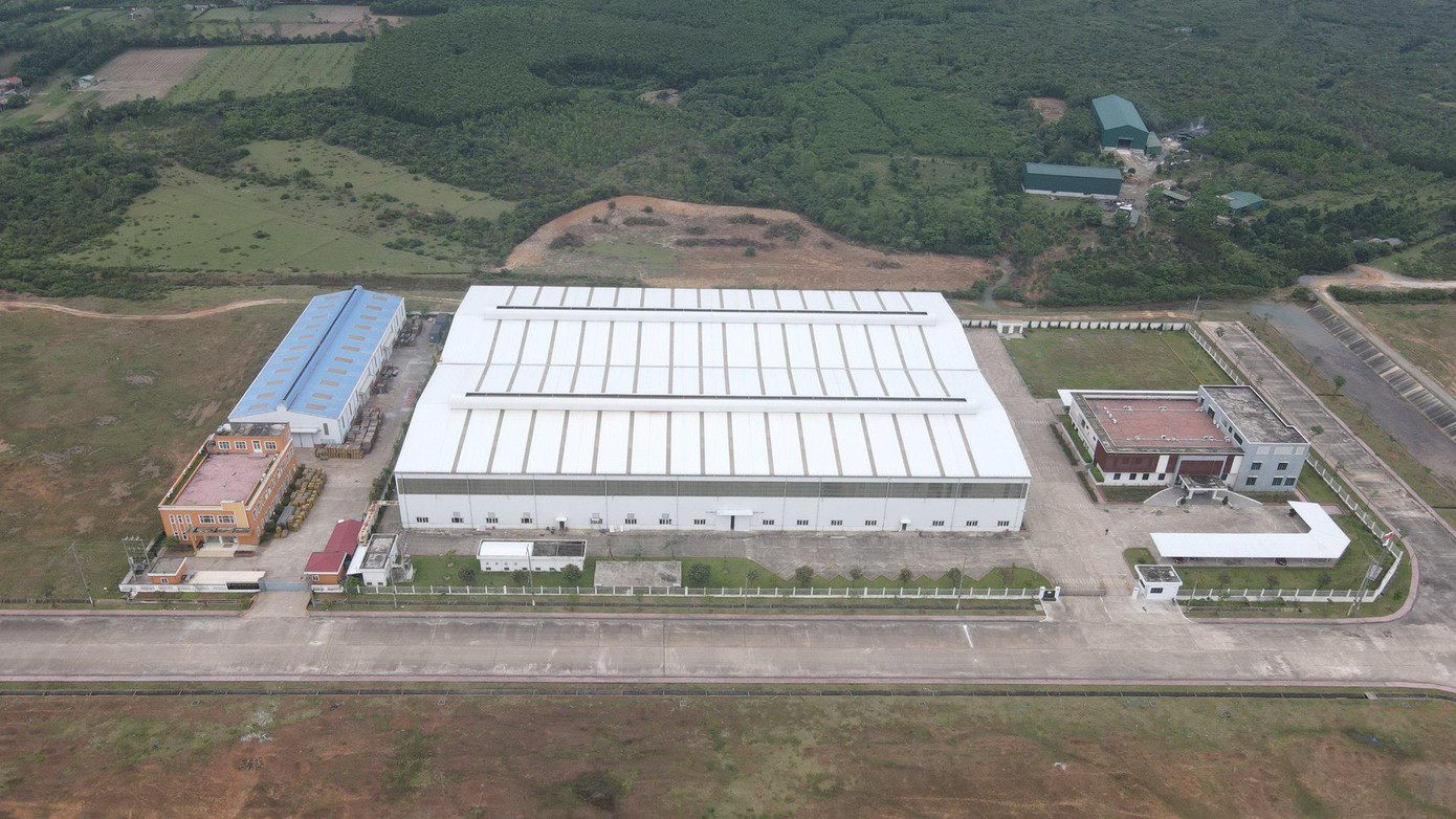 Trong đó KĐT Phú Vinh có vốn đầu tư khoảng 68,276 triệu USD (tương đương khoảng 1.450,612 tỷ đồng) chiếm 25 ha diện tích, còn dự án KCN Phú Vinh có diện tích 207 ha, vốn đầu tư 23 triệu USD (tương đương khoảng 439,3 tỷ đồng).