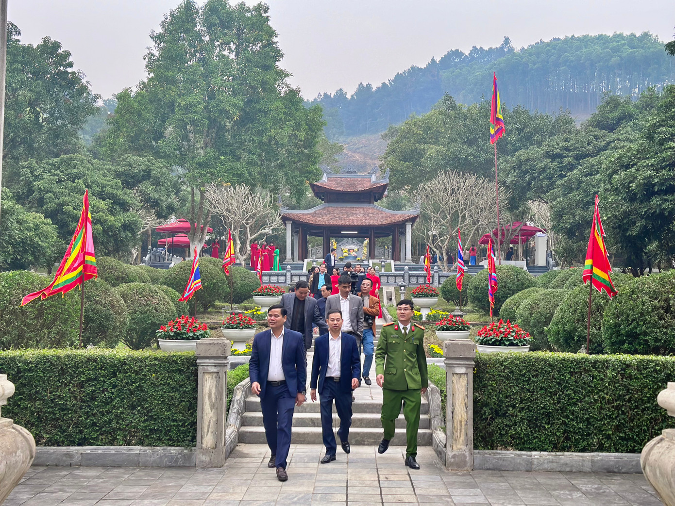 Từ ngày 24- 28/12, huyện Hương Sơn tổ chức các hoạt động kỷ niệm 300 năm ngày sinh Đại danh y Hải Thượng Lãn Ông Lê Hữu Trác gắn với quảng bá du lịch sinh thái gắn với du lịch tâm linh.