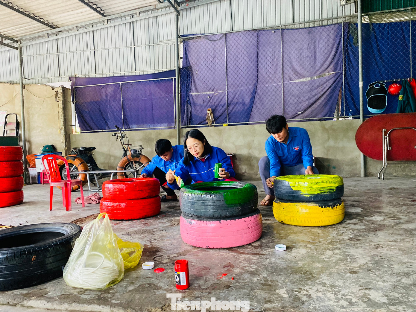 Bên cạnh đó, việc tận dụng những vật dụng bỏ đi là một trong những hoạt động góp phần bảo vệ môi trường, hạn chế rác thải đồng thời góp phần giúp các em thiếu nhi có ý thức hơn trong gìn giữ và bảo vệ môi trường sống xung quanh.