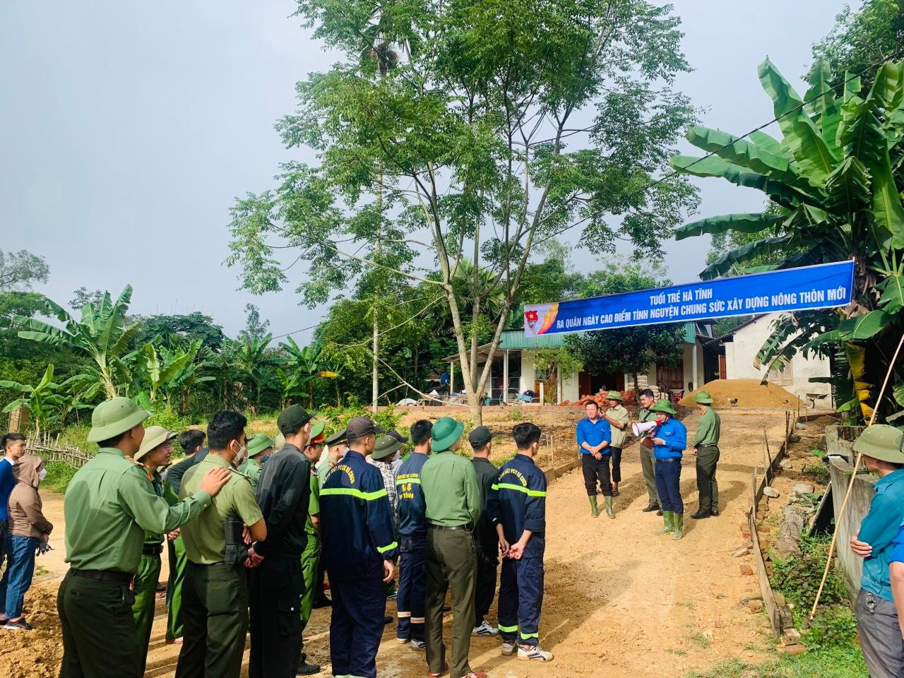 Xã Hà Linh là địa phương được Tỉnh Đoàn Hà Tĩnh đỡ đầu xây dựng nông thôn mới. Để hỗ trợ địa phương xây dựng NTM, Tỉnh đoàn Hà Tĩnh đã lên kế hoạch thực hiện các công trình, phần việc ý nghĩa. Xã Hà Linh là địa phương được Tỉnh Đoàn Hà Tĩnh đỡ đầu xây dựng nông thôn mới. Để hỗ trợ địa phương xây dựng NTM, Tỉnh đoàn Hà Tĩnh đã lên kế hoạch thực hiện các công trình, phần việc ý nghĩa.