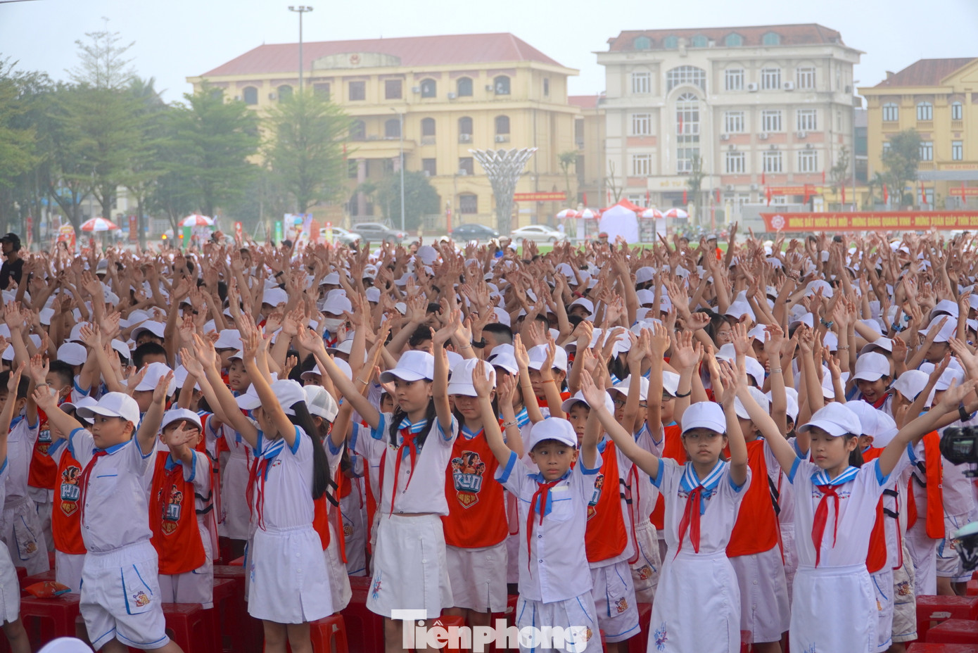 Ngày hội có sự tham gia của 2.000 em học sinh đến từ các trường tiểu học trên địa bàn TP. Hà Tĩnh.