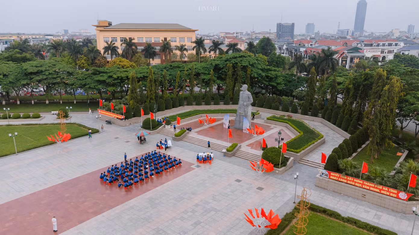 Công trình có ý nghĩa sâu sắc nhằm thiết thực chào mừng kỷ niệm ngày sinh của Tổng Bí thư đầu tiên của Đảng. Tuổi trẻ Hà Tĩnh bày tỏ lòng biết ơn, tri ân đối với những cống hiến của Tổng Bí thư Trần Phú đối với sự nghiệp cách mạng Việt Nam.