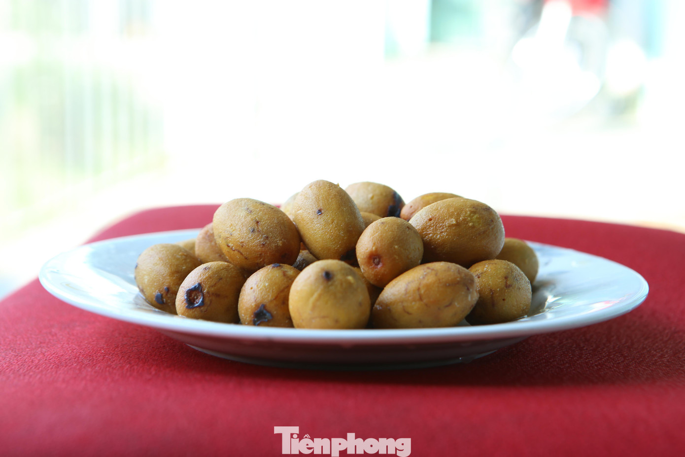 Quả cọ để kho cá, kho thịt, nấu xôi và làm thành món cọ om lừng danh, ngon nức tiếng vào những ngày Đông lạnh giá. Quả cọ để kho cá, kho thịt, nấu xôi và làm thành món cọ om lừng danh, ngon nức tiếng vào những ngày Đông lạnh giá.