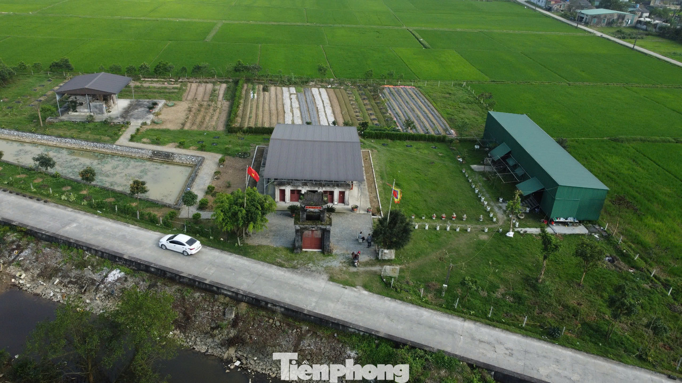 Theo lãnh đạo xã Tượng Sơn, đền Phú Sơn được công nhận là di tích kiến trúc nghệ thuật cấp tỉnh vào tháng 1/2023. Hiện trạng ngôi đền đang có dấu hiệu xuống cấp, địa phương đang đề xuất kinh phí để tu sửa. Theo lãnh đạo xã Tượng Sơn, đền Phú Sơn được công nhận là di tích kiến trúc nghệ thuật cấp tỉnh vào tháng 1/2023. Hiện trạng ngôi đền đang có dấu hiệu xuống cấp, địa phương đang đề xuất kinh phí để tu sửa.