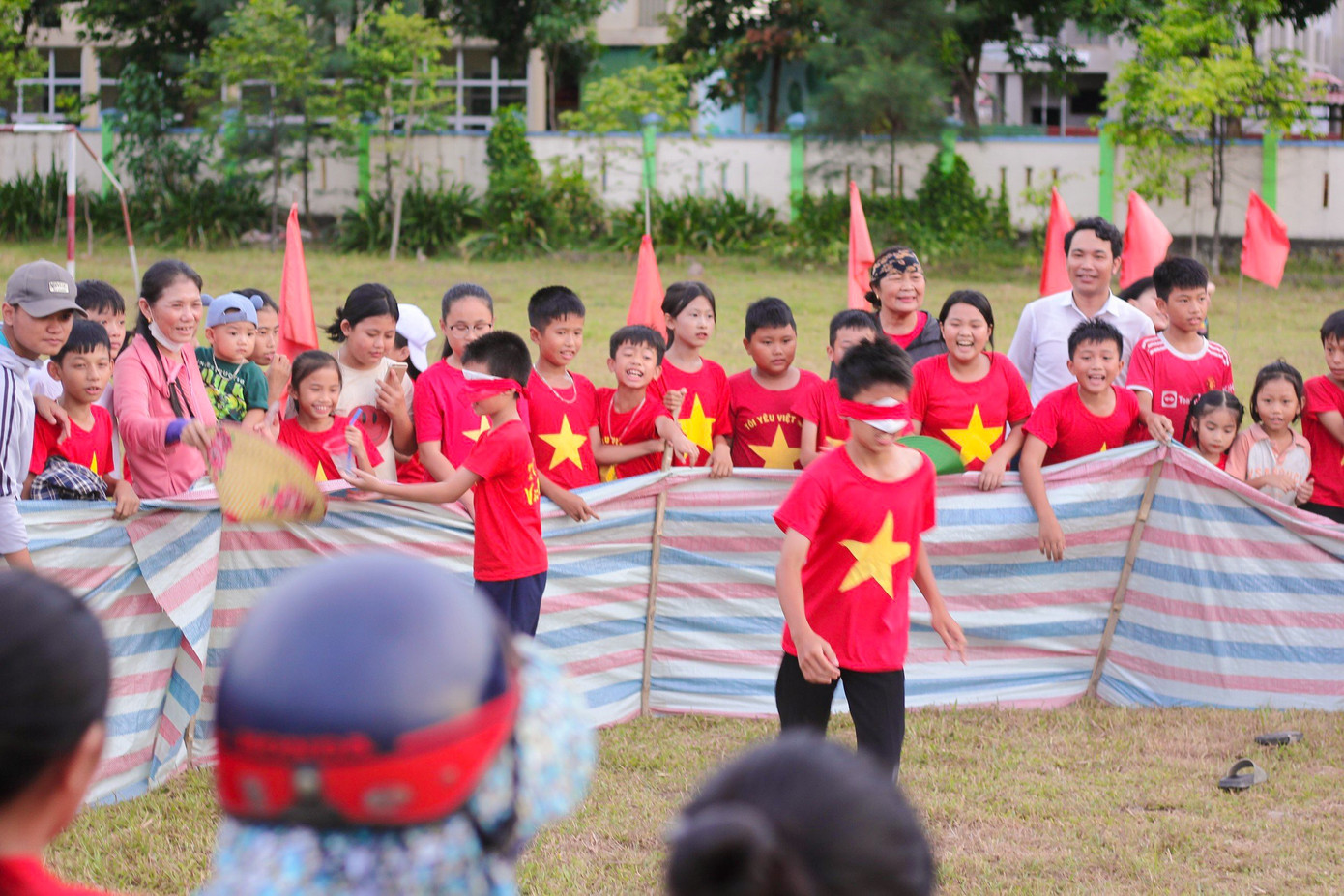 Chương trình cũng tổ chức nhiều trò chơi dân gian thu hút đông đảo nhân dân, đoàn viên, thanh thiếu nhi tham gia.