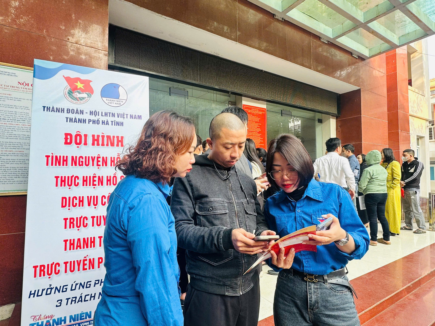 Chương trình đồng loạt tổ chức với sự tham gia của hơn 150 đội hình và gần 2.500 đoàn viên, thanh niên.