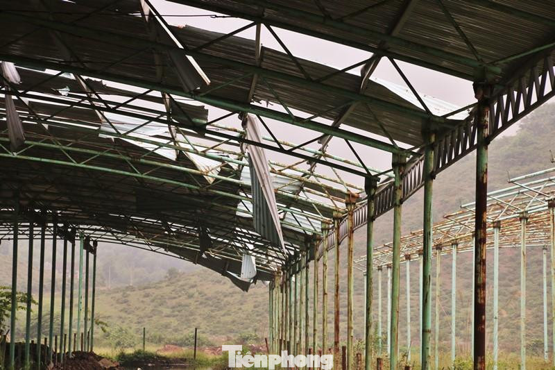 Khung cảnh hoang tàn bên trong dự án nghìn tỷ.