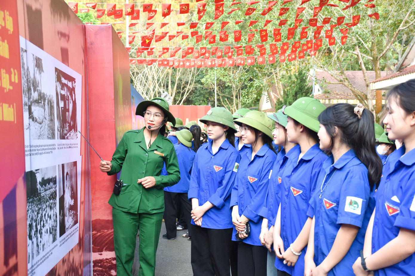 Đặc biệt, triển lãm “Hào khí non sông – 50 năm thống nhất, phát triển và hội nhập” đã được khai mạc, góp phần khơi dậy niềm tự hào dân tộc, giáo dục truyền thống cách mạng cho thế hệ trẻ.