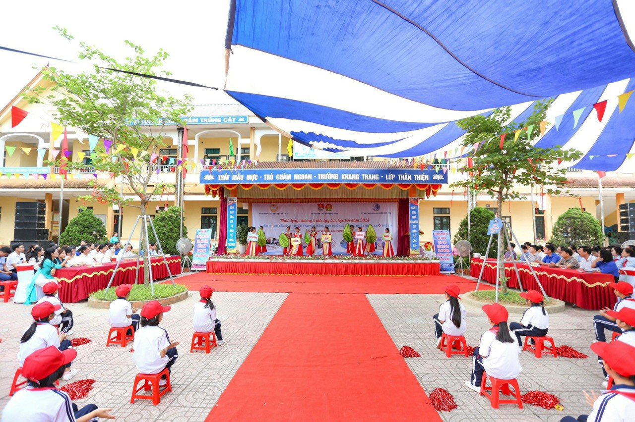 Toàn cảnh buổi lễ phát động. Ảnh: H.N