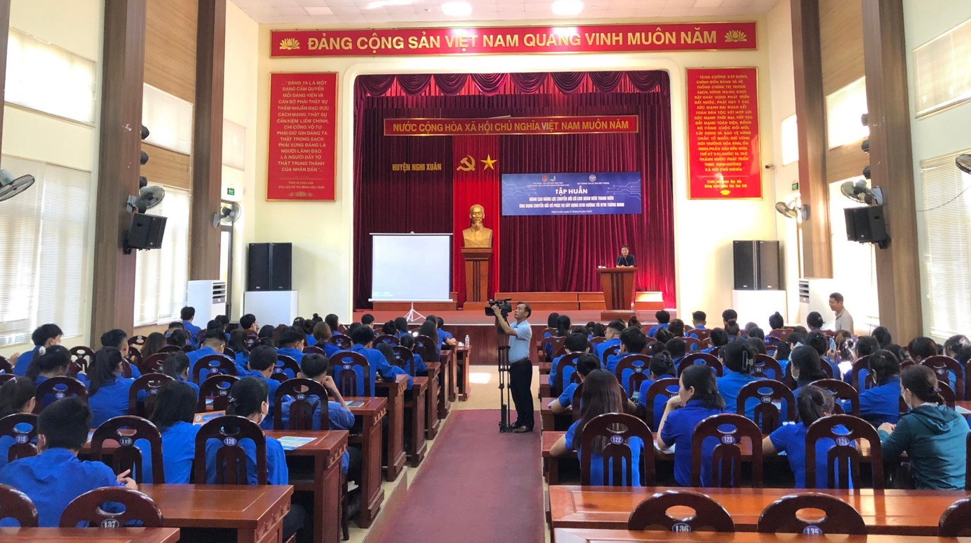 Tỉnh Đoàn, Sở TTTT tập huấn nâng cao năng lực chuyển đổi số cho ĐVTN và Thanh niên tình nguyện trên địa bàn huyện Nghi Xuân