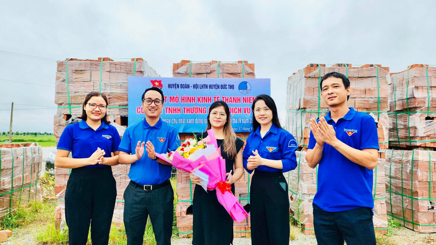 Ra mắt mô hình kinh tế thanh niên tại huyện Đức Thọ.