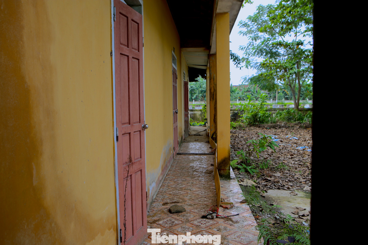 “Sau khi sáp nhập 3 xã, trụ sở mới đóng tại xã Sơn Hà cũ. Tuy nhiên vị trí này khuôn viên còn hẹp, nên quy hoạch sẽ làm trụ sở mới tại trường Tiểu học Sơn Mỹ không sử dụng. Hiện dự án xây dựng trụ sở mới vẫn chưa biết thời điểm nào triển khai”, ông Sắc nói.