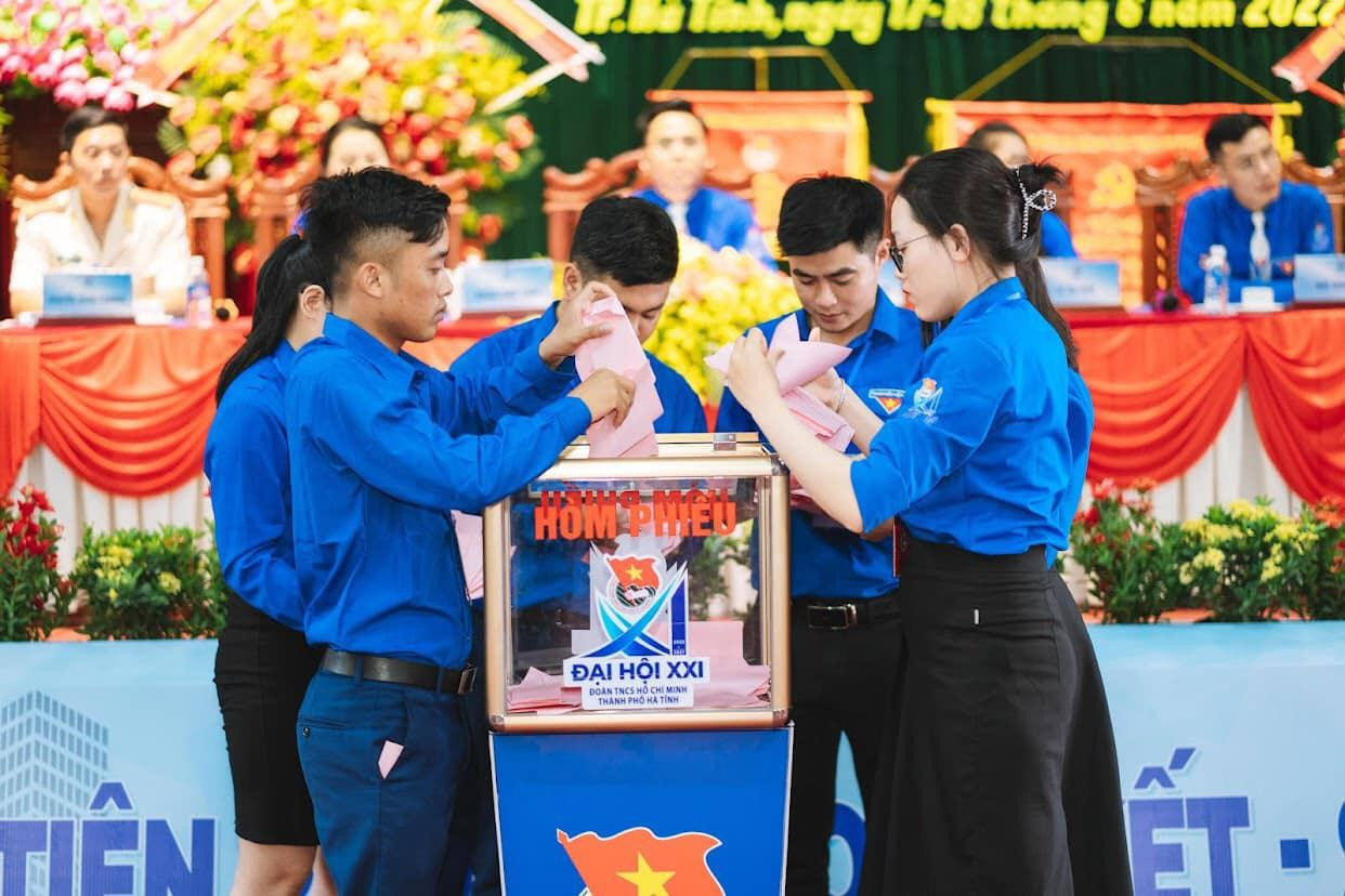 Thời gian qua Hà Tĩnh đã thành lập các tổ chỉ đạo đại hội, lựa chọn và tổ chức đại hội điểm ở cấp cơ sở, cấp huyện. Thời gian qua Hà Tĩnh đã thành lập các tổ chỉ đạo đại hội, lựa chọn và tổ chức đại hội điểm ở cấp cơ sở, cấp huyện.