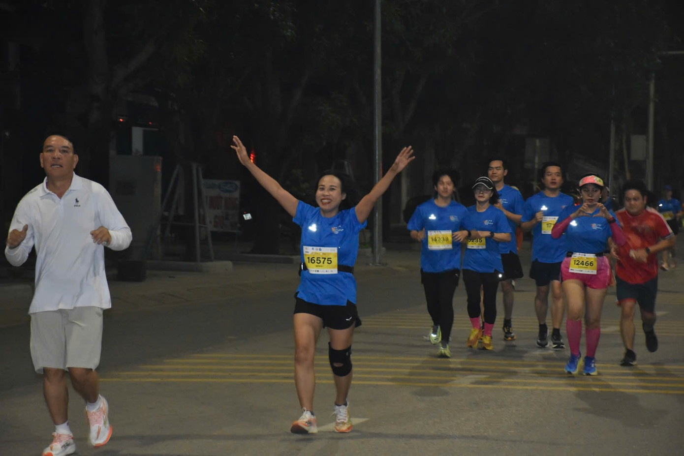 Các vận động viên tranh tài ở cự ly 10 km xuất phát lúc 5 giờ 30 phút. Các vận động viên tranh tài ở cự ly 10 km xuất phát lúc 5 giờ 30 phút.