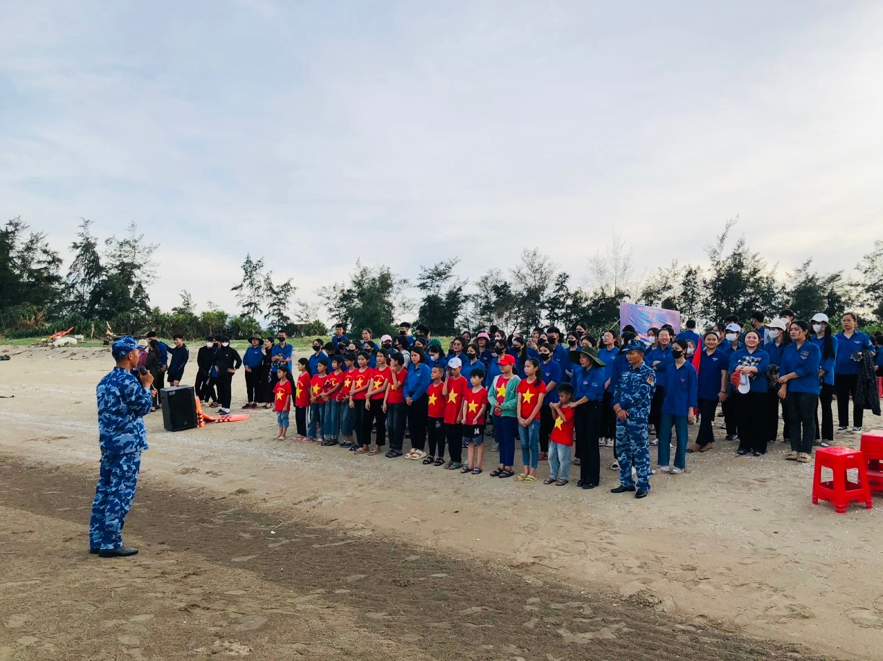 Tại chương trình cũng triển khai “Tập huấn kỹ năng phòng, chống đuối nước; cách ứng phó với các tình huống khi đi biển và những rủi ro có thể gặp phải”. Tại chương trình cũng triển khai “Tập huấn kỹ năng phòng, chống đuối nước; cách ứng phó với các tình huống khi đi biển và những rủi ro có thể gặp phải”.