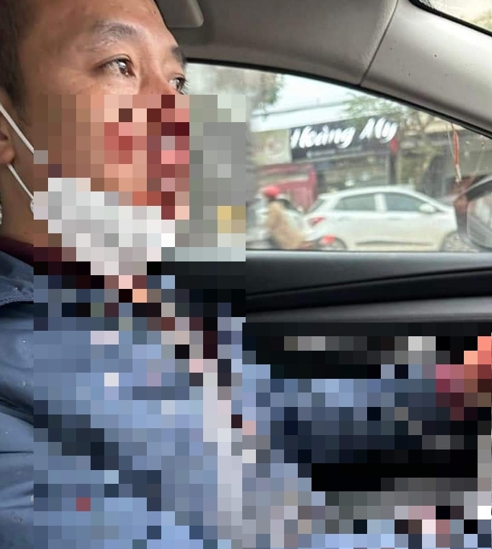 Nam giáo viên bị tấn công trên đường đi dạy về.