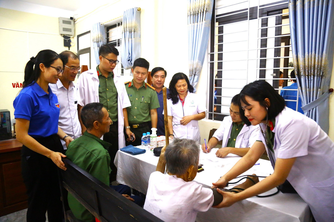 Chương trình khám, tư vấn, cấp phát thuốc miễn phí là hoạt động ý nghĩa, thiết thực, nhằm góp phần vào sự nghiệp bảo vệ, chăm sóc và nâng cao sức khỏe cho nhân dân.