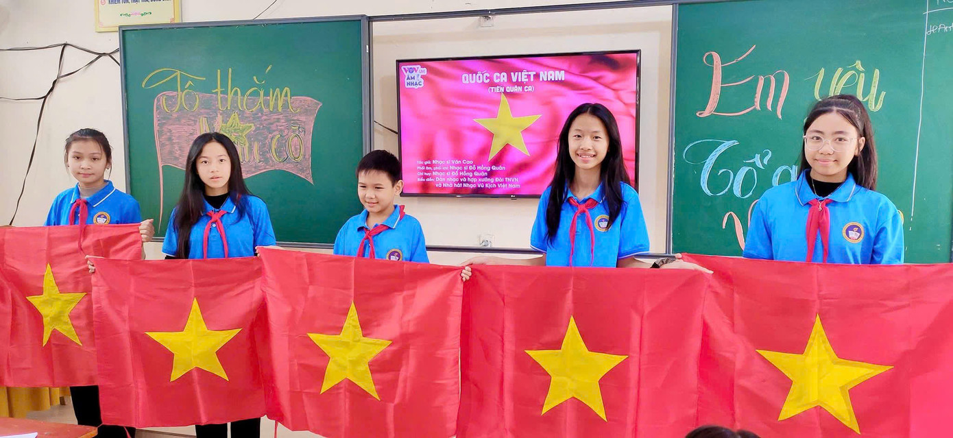 Những ngày qua, ngày hội “Thiếu nhi vui khỏe - Tiến bước lên Đoàn” được diễn ra với những hoạt động như: Hội thi rung chuông vàng; các hoạt động tuyên truyền chủ quyền biên giới, biển đảo quê hương, tổ chức tư vấn, hướng nghiệp, huy động và trao tặng các nguồn lực với tổng giá trị hơn 300 triệu đồng.