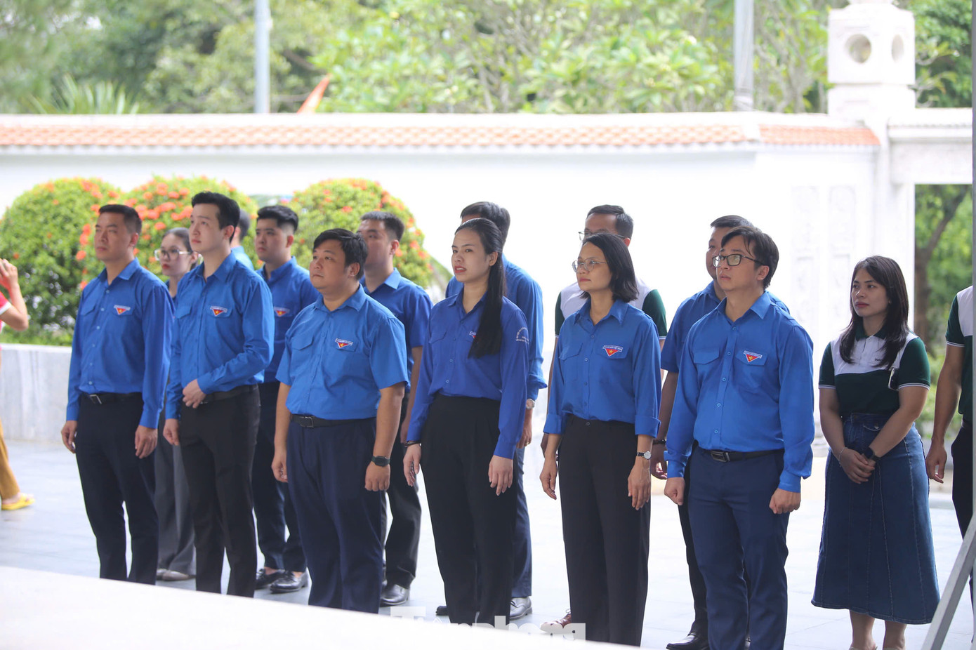 Đoàn đã đến dâng hương, dâng hoa tại Khu di tích ngã ba Đồng Lộc (huyện Can Lộc). Đoàn đã đến dâng hương, dâng hoa tại Khu di tích ngã ba Đồng Lộc (huyện Can Lộc).