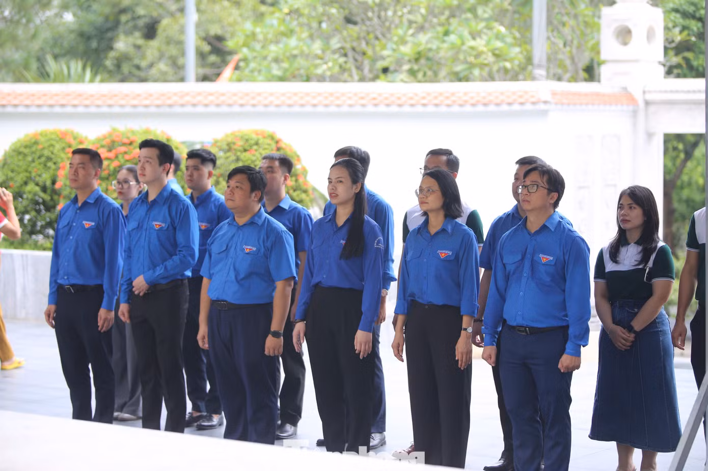 Đoàn đã đến dâng hương, dâng hoa tại Khu di tích ngã ba Đồng Lộc (huyện Can Lộc).
