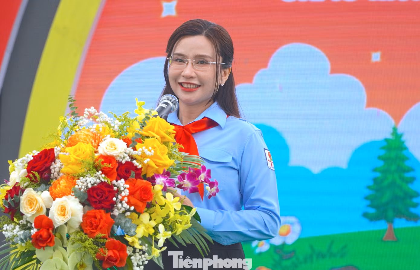 Chị Nguyễn Phạm Duy Trang - Bí thư T.Ư Đoàn, Chủ tịch Hội đồng Đội T.Ư phát biểu tại chương trình. Chị Nguyễn Phạm Duy Trang - Bí thư T.Ư Đoàn, Chủ tịch Hội đồng Đội T.Ư phát biểu tại chương trình.