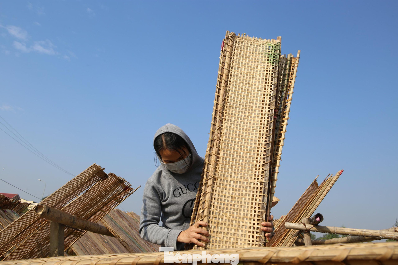 Nghề bánh đa nem xã Thạch Hưng đã được UBND tỉnh công nhận là làng nghề truyền thống vào ngày 29/10/2021.
