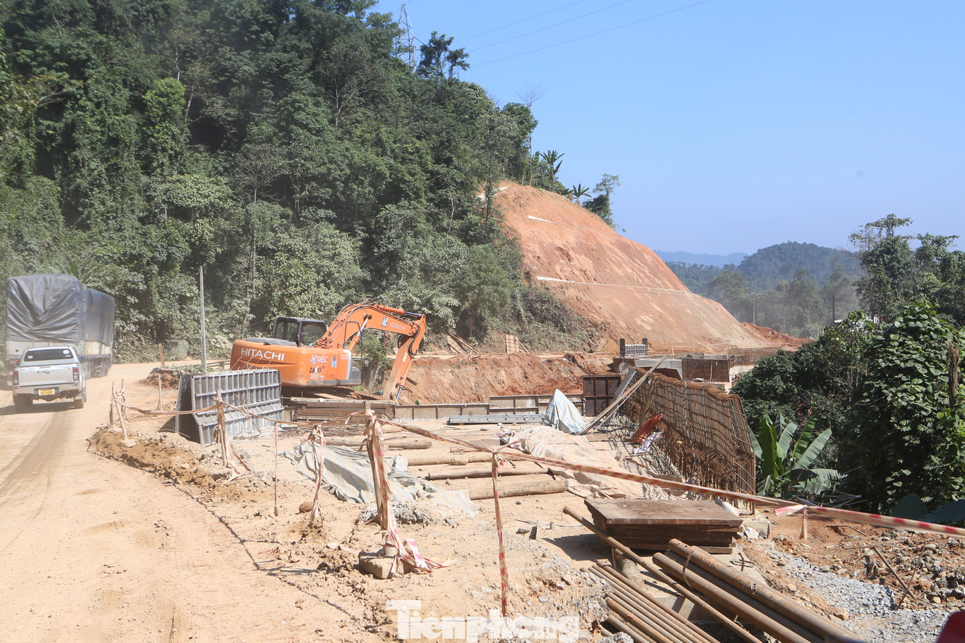 Dự án bao gồm 11 gói thầu xây lắp, với tổng mức đầu tư 1.662,931 tỷ đồng từ ngân sách Nhà nước, do Tổng cục Đường bộ Việt Nam làm chủ đầu tư, Ban Quản lý dự án 4 làm bên mời thầu. Dự án bao gồm 11 gói thầu xây lắp, với tổng mức đầu tư 1.662,931 tỷ đồng từ ngân sách Nhà nước, do Tổng cục Đường bộ Việt Nam làm chủ đầu tư, Ban Quản lý dự án 4 làm bên mời thầu.