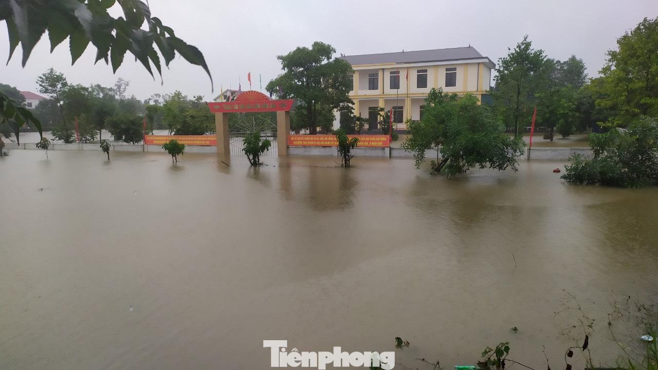 Một điểm nhà văn hoá thôn ở xã Cẩm Thành bị ngập.