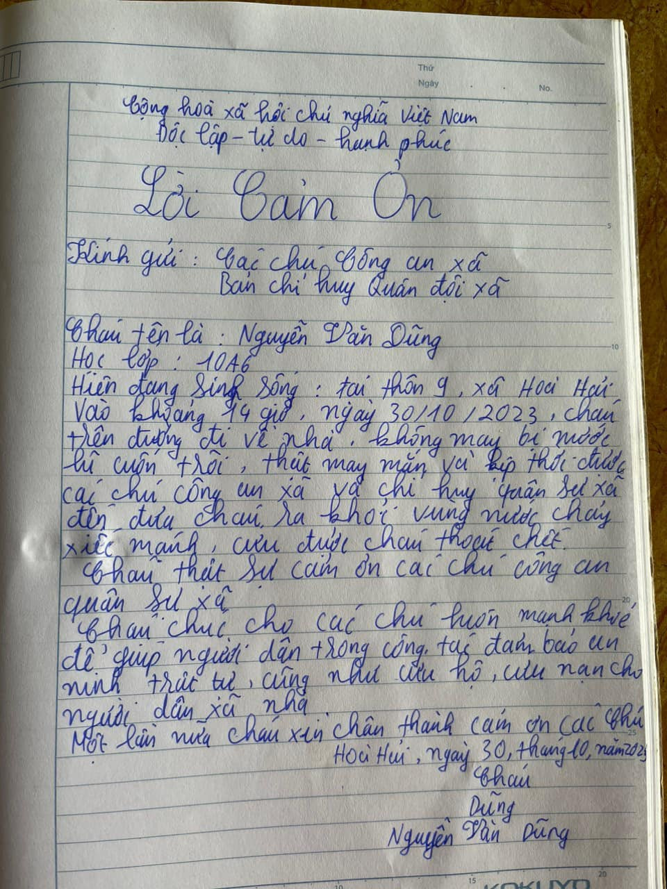 Lá thư tay của em Dũng viết bày tỏ lòng cảm ơn đến lực lượng công an, quân sự khi đã cứu em thoát khỏi dòng nước lũ.