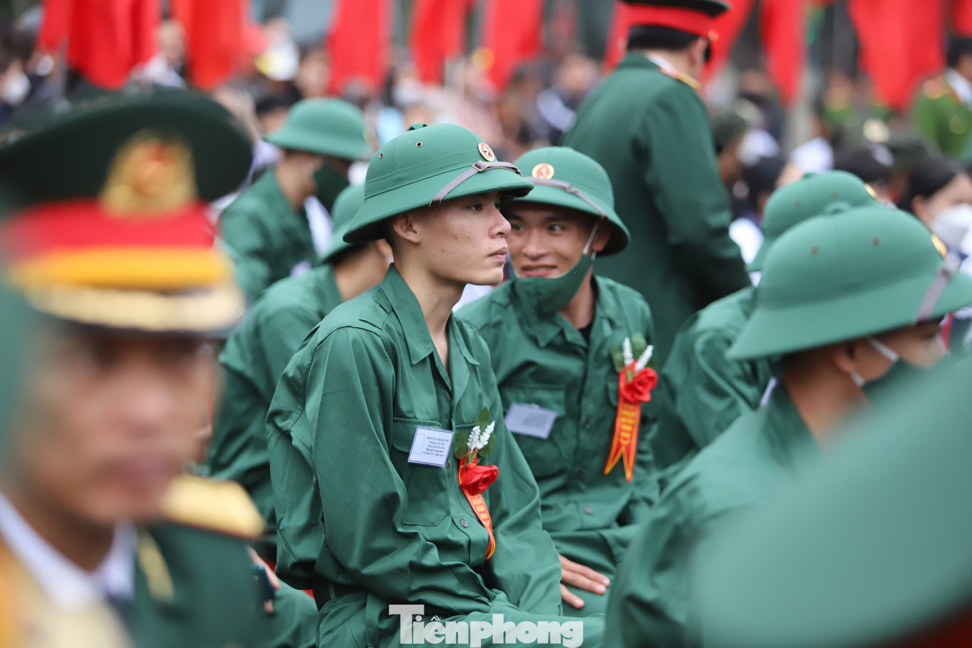 Phút suy tư của tân binh trước giờ lên đường.