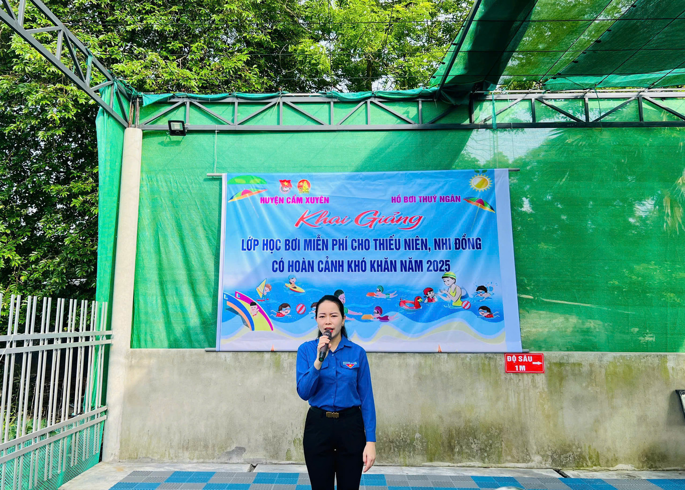 Hưởng ứng Chiến dịch Thanh niên Tình nguyện hè năm 2025, Huyện Đoàn Cẩm Xuyên phối hợp tổ chức lớp học bơi miễn phí hè năm 2025 cho các em học sinh, đoàn viên thanh niên thuộc diện hộ nghèo, hộ cận nghèo có hộ khẩu thường trú tại huyện Cẩm Xuyên.