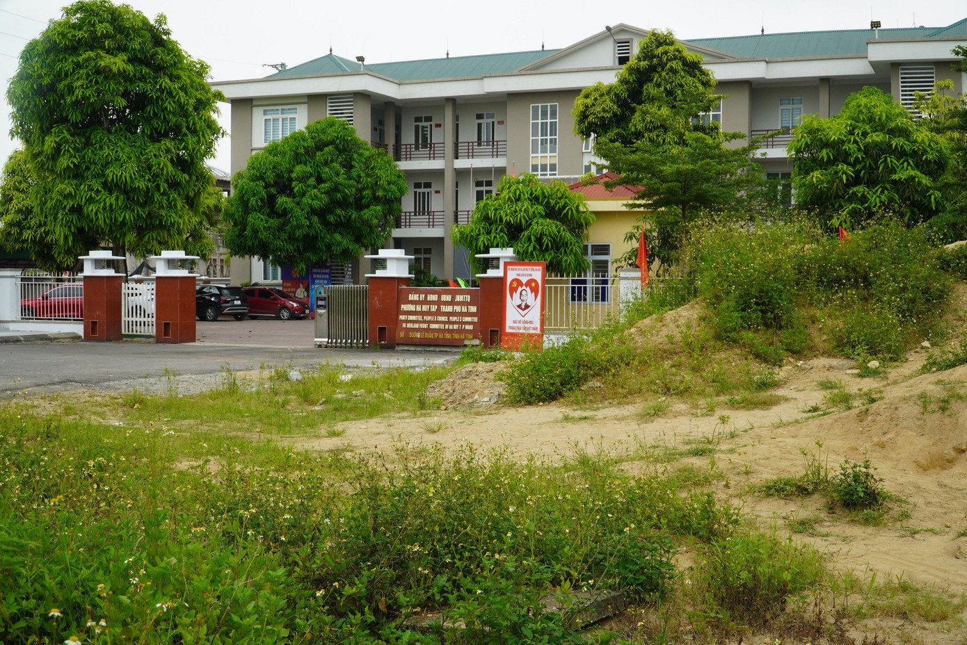 Tuyến đường đang vướng mắc nên chưa được hoàn thiện.