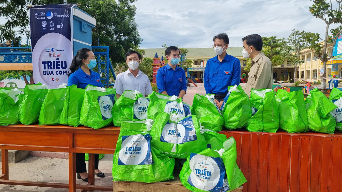 Đến nay, sau 2 đợt trao tại Hà Tĩnh, chương trình đã hỗ trợ 30.000 bữa cơm cho 2000 người dân với tổng kinh phí hỗ trợ gần 600 triệu đồng.