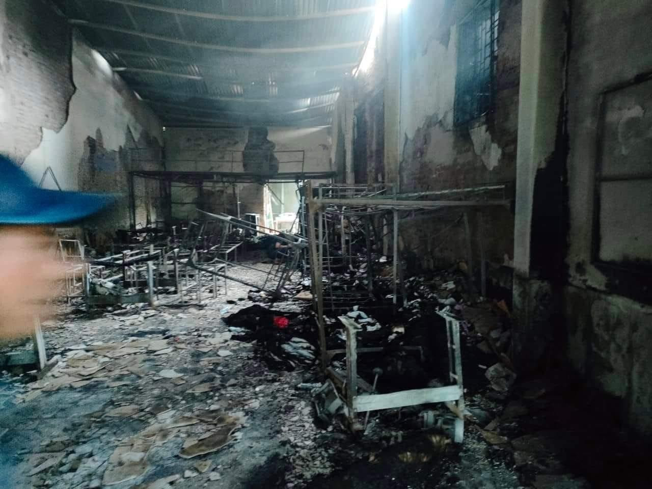 Theo chính quyền địa phương, nguyên nhân vụ cháy là do chập điện.