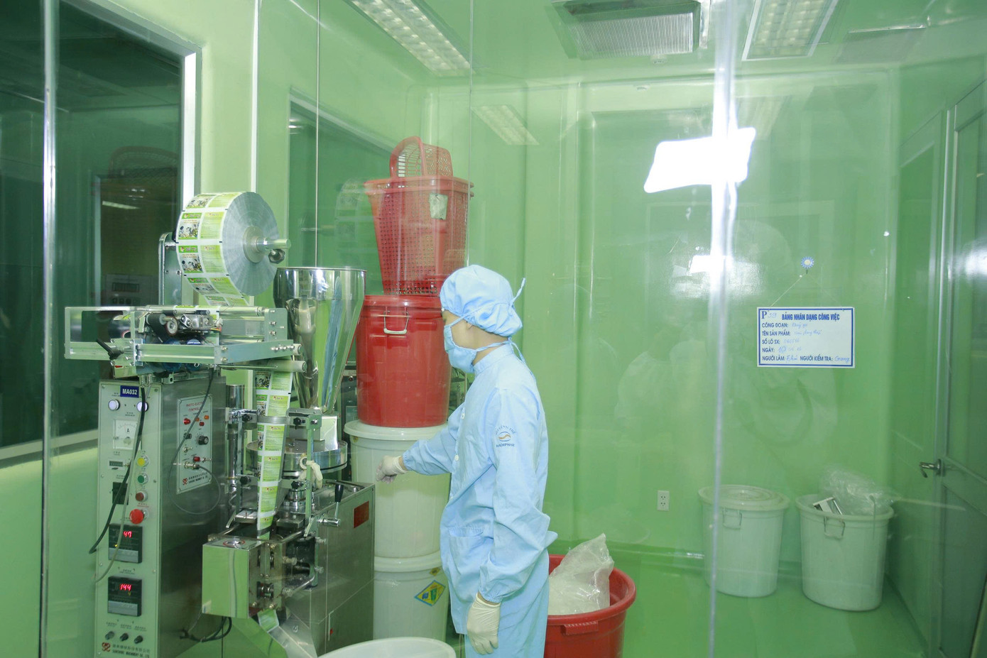 Hình ảnh bên trong khu sản xuất của công ty.