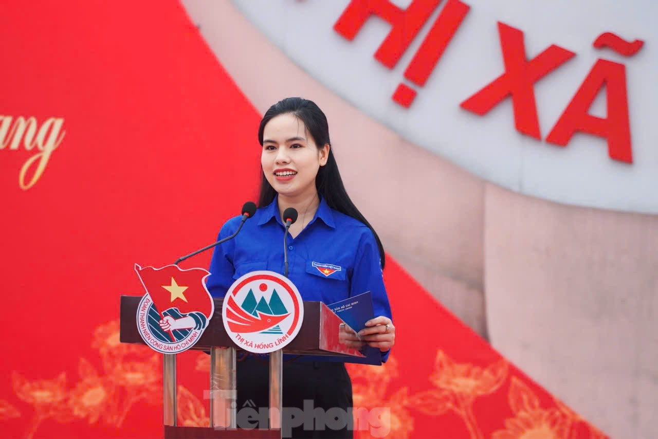 Chị Nguyễn Ny Hương phát biểu tại buổi lễ. Chị Nguyễn Ny Hương phát biểu tại buổi lễ.