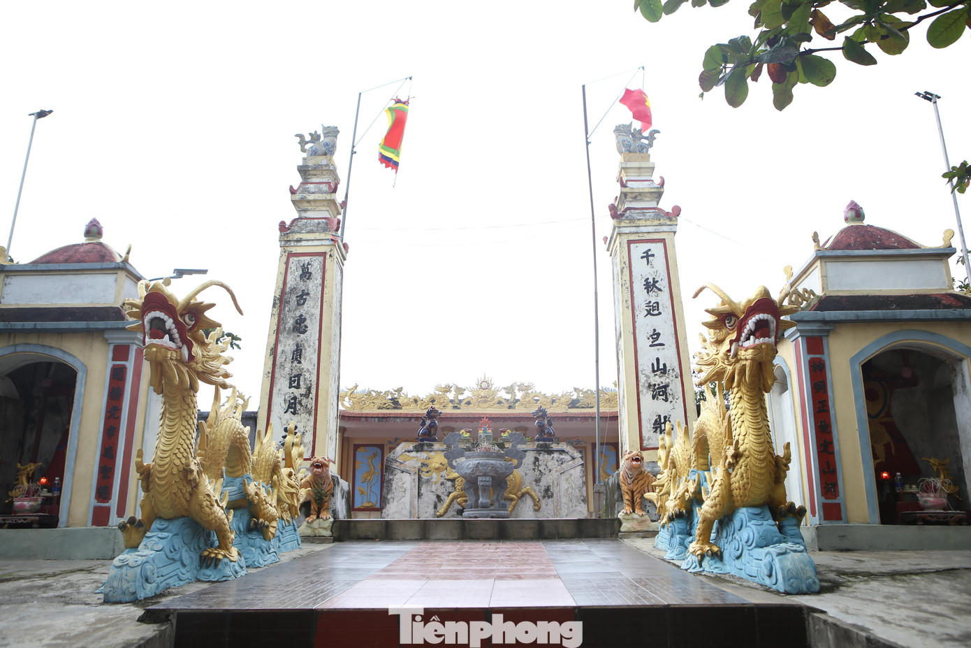 Trải qua nhiều lần tôn tạo, trùng tu, nâng cấp, hiện nay đền đã được xây dựng khang trang hơn.