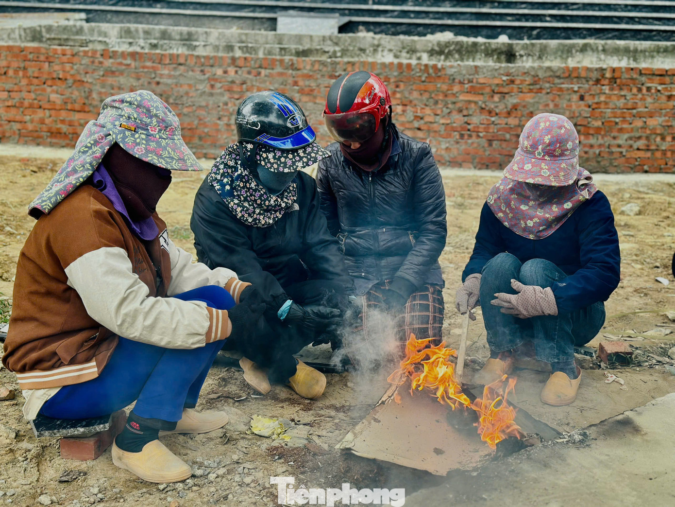 Lao động chật vật tìm việc ngày cận Tết.