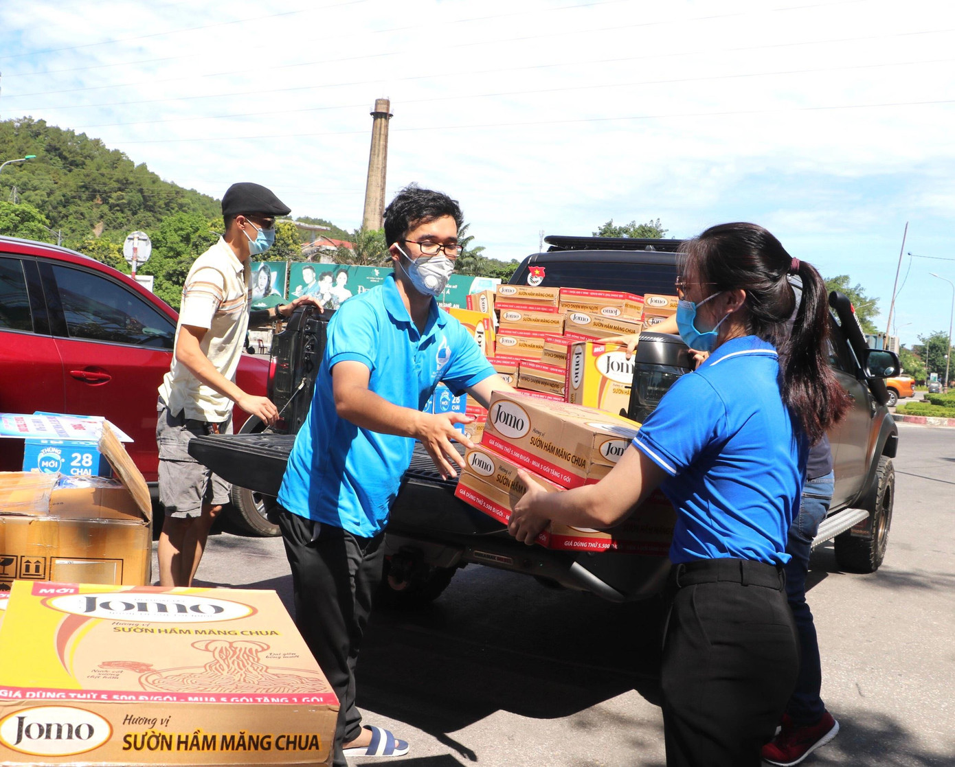 Những món quà được chuyển hỗ trợ Tỉnh đoàn Nghệ An.