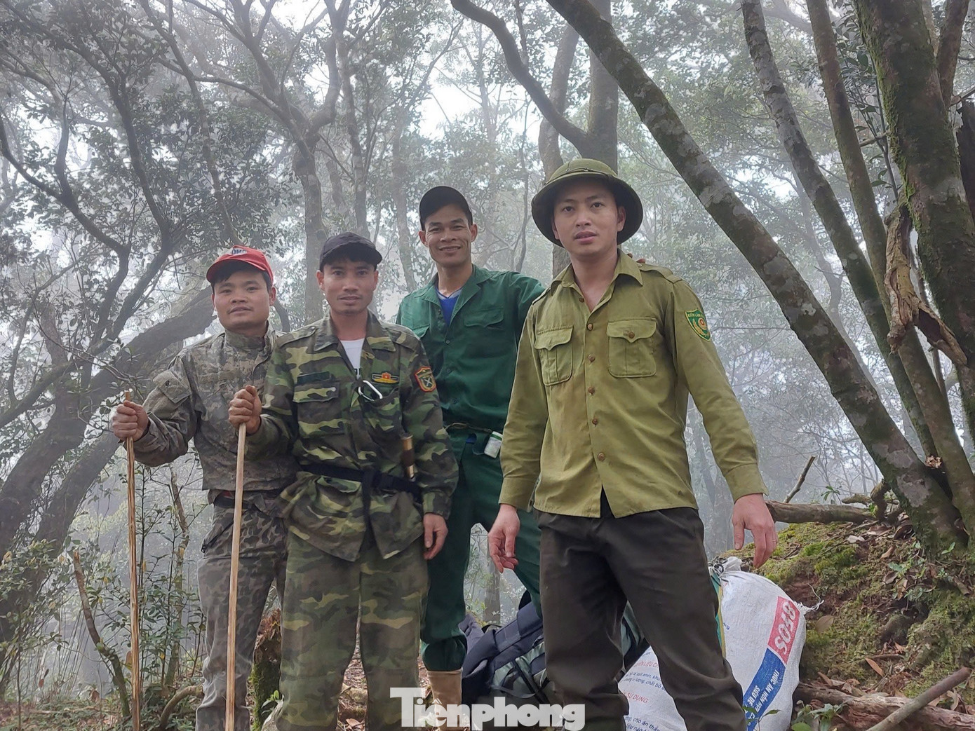 Dù khó khăn, vất vả nhưng những người đang thực hiện nhiệm vụ tại Vườn quốc gia Vũ Quang luôn đặt tình yêu với rừng lên hàng đầu. Dù khó khăn, vất vả nhưng những người đang thực hiện nhiệm vụ tại Vườn quốc gia Vũ Quang luôn đặt tình yêu với rừng lên hàng đầu.