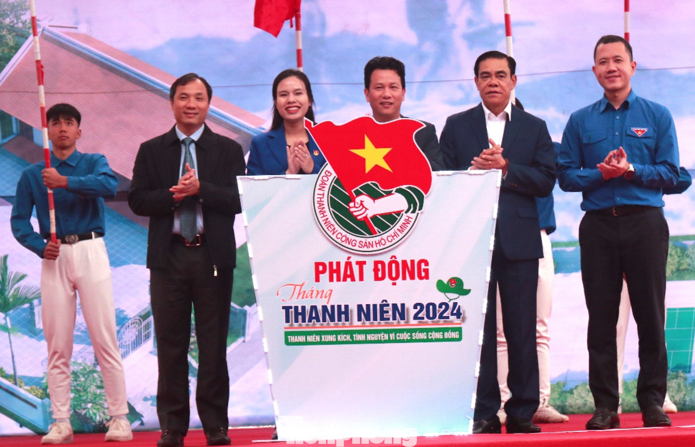 Tỉnh Đoàn Hà Tĩnh phát động ra quân hưởng ứng Tết trồng cây xuân Giáp Thìn và Tháng Thanh niên năm 2024 với chủ đề “Thanh niên xung kích tình nguyện vì cuộc sống cộng đồng”. Tỉnh Đoàn Hà Tĩnh phát động ra quân hưởng ứng Tết trồng cây xuân Giáp Thìn và Tháng Thanh niên năm 2024 với chủ đề “Thanh niên xung kích tình nguyện vì cuộc sống cộng đồng”.