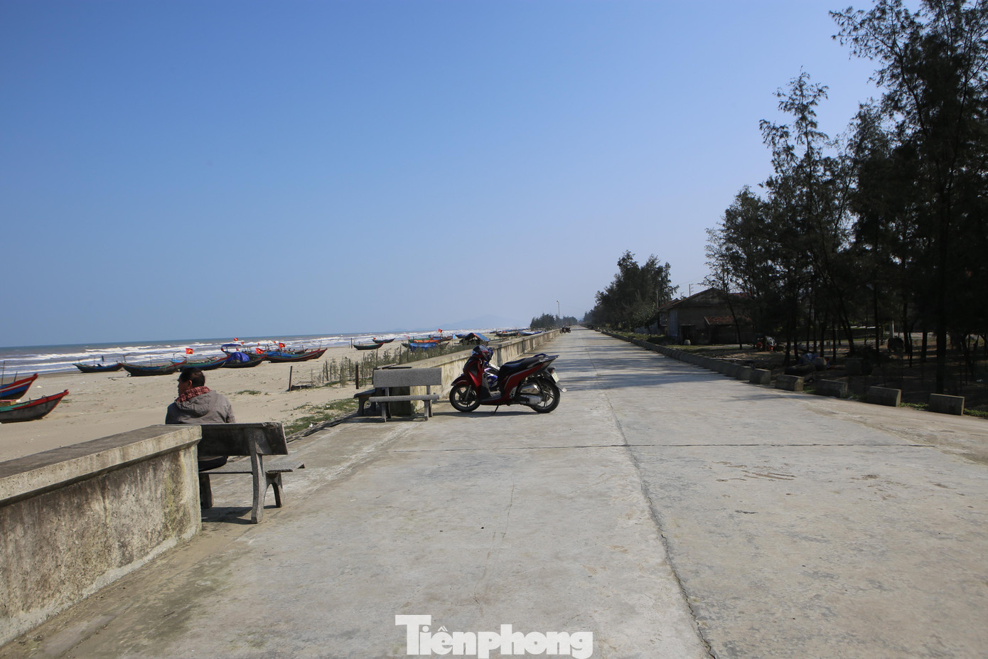 Tháng 10/2020, giai đoạn 1 của công trình đấu nối từ đường ven biển Xuân Hội - Thạch Khê - Vũng Áng đến thôn Song Nam, xã Cương Gián được hoàn thành, bàn giao và đưa vào sử dụng.