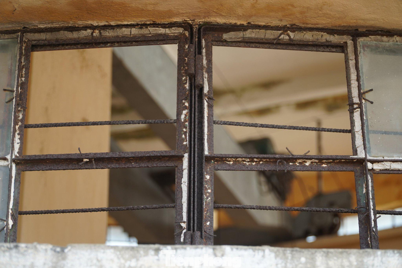 Nhiều hạng mục công trình đầu mối đã bị xuống cấp, hư hỏng, ảnh hưởng đến quá trình vận hành, tiềm ẩn nguy cơ gây mất an toàn công trình, an toàn vùng hạ du.