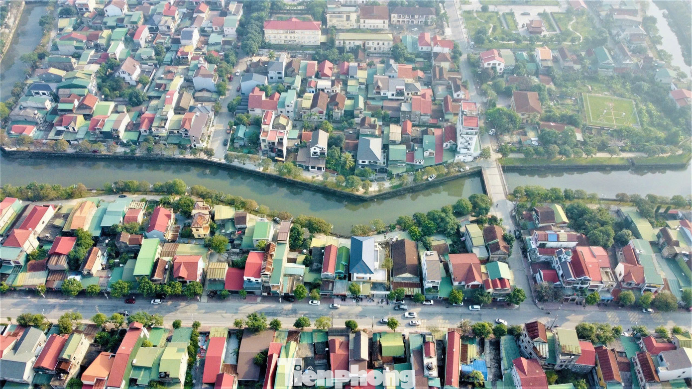 Hào thành giờ chỉ còn 3 cảnh, trải dài từ phía sau Thành uỷ Hà Tĩnh qua thư viện cũ, bảo tàng cũ đến khu dân cư vòng qua Tỉnh uỷ, UBND Hà Tĩnh, công an tỉnh đến đường Phan Đình Phùng và ra sông Cụt.